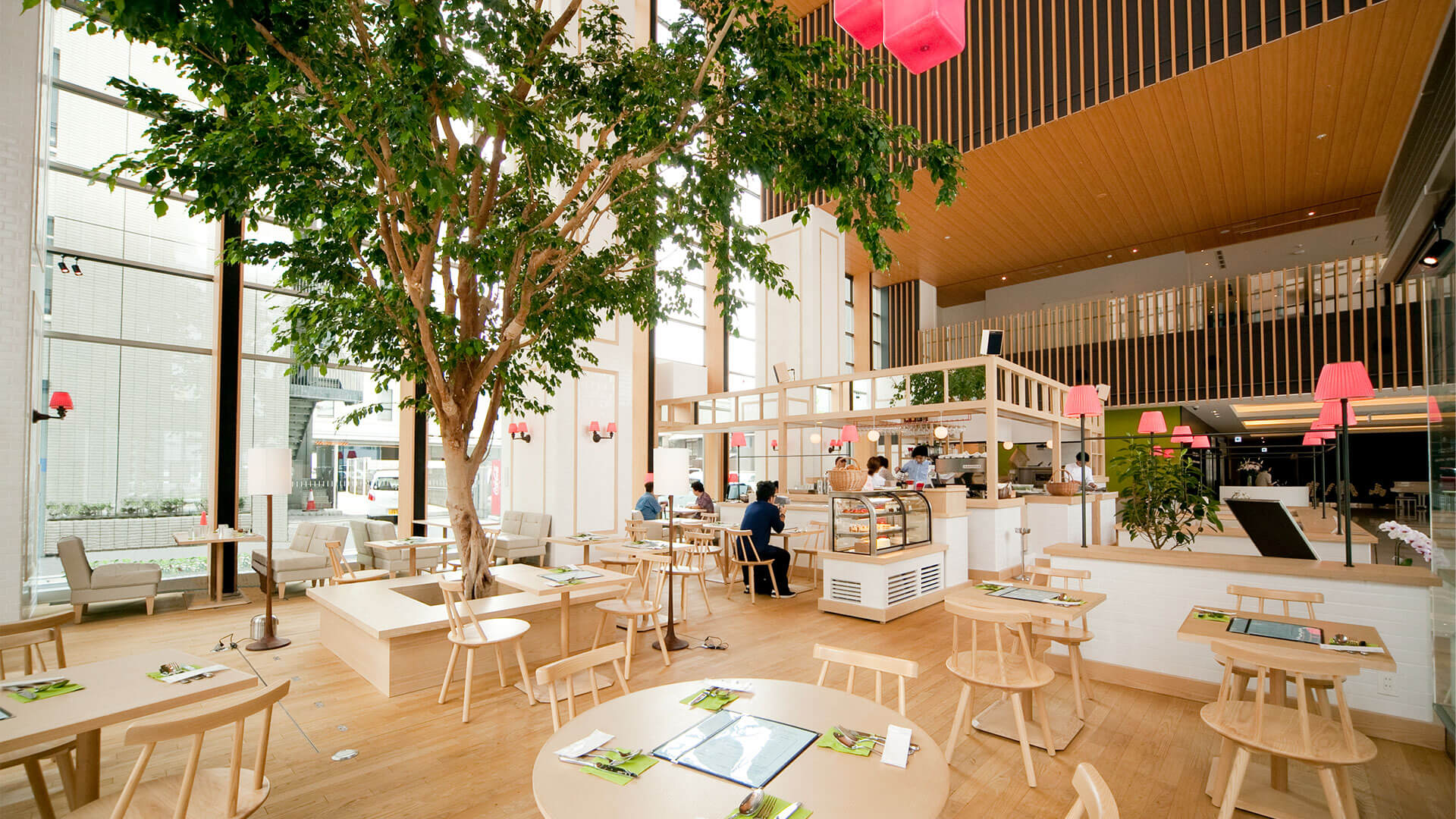 渡辺通沿いにある桜十字メディカルスクエア(桜十字福岡病院)1階カフェ、リジョイス rejoyce